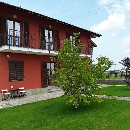 Hotel Tra Menta E Meliga à Carignano  Extérieur photo