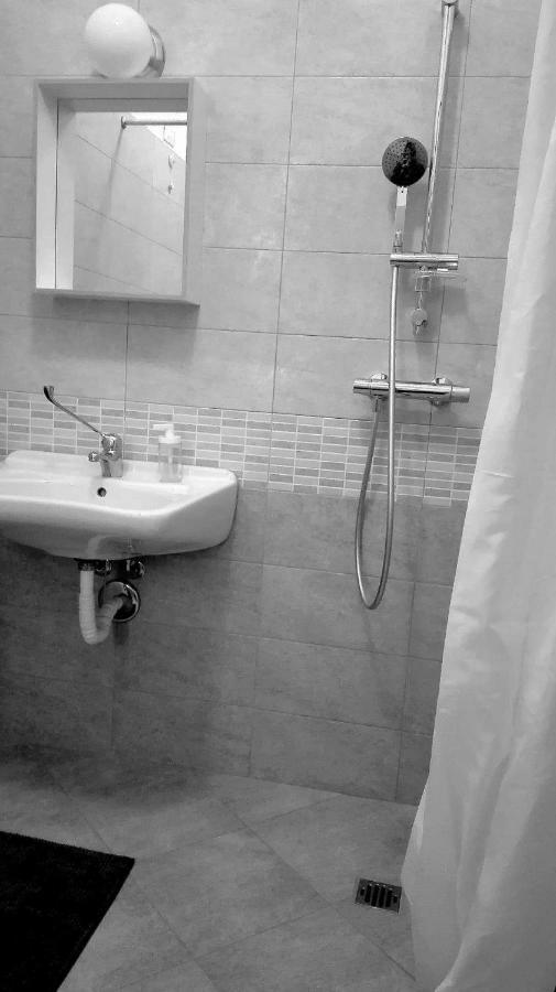 Hotel Tra Menta E Meliga à Carignano  Extérieur photo