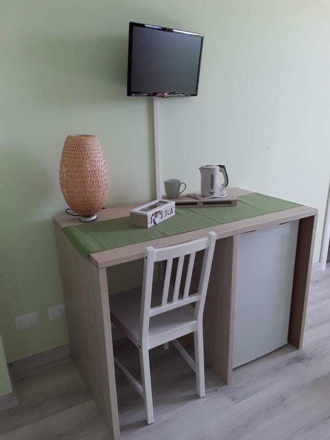 Hotel Tra Menta E Meliga à Carignano  Extérieur photo